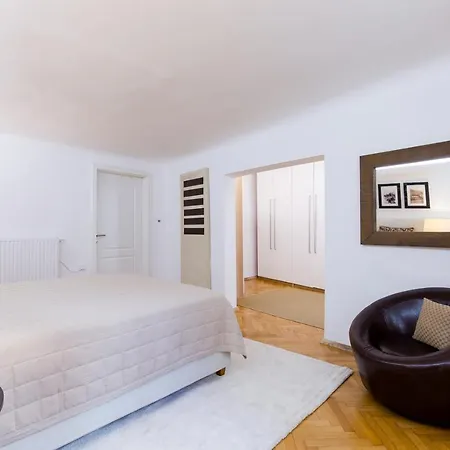 Altstadt Luxury Design Apartmán Solnohrad