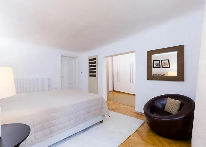 Altstadt Luxury Design Apartmán Solnohrad